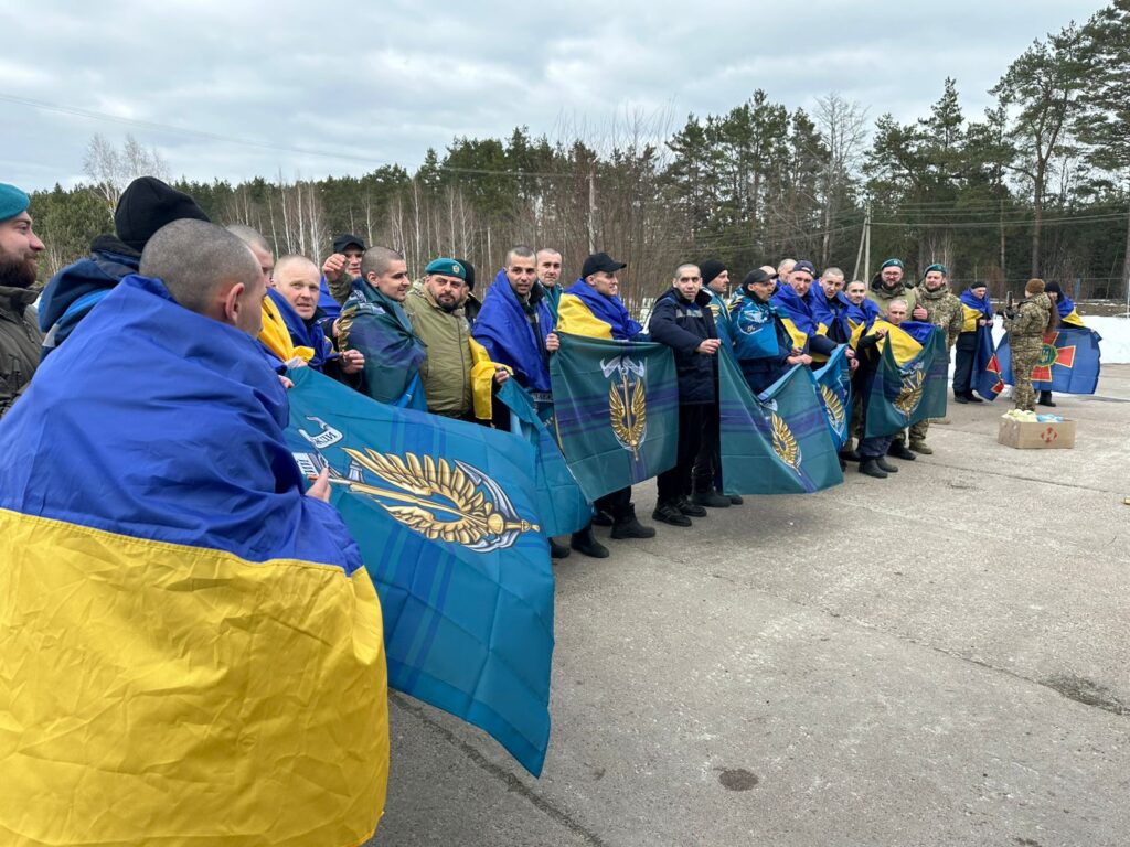 Другий день обміну: з російської неволі визволено 300 військових та двох цивільних українців