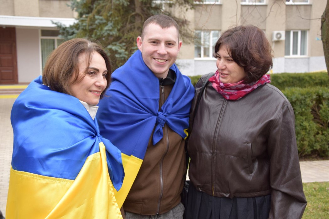 Саратська громада зустріла звільненого з полону Дмитра Шалара, якого росія засудила на довічне