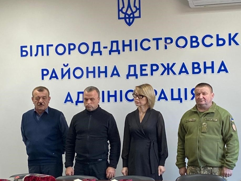 Посмертні відзнаки загиблих молодих Героїв з Білгород-Дністровського району передали їхнім матерям