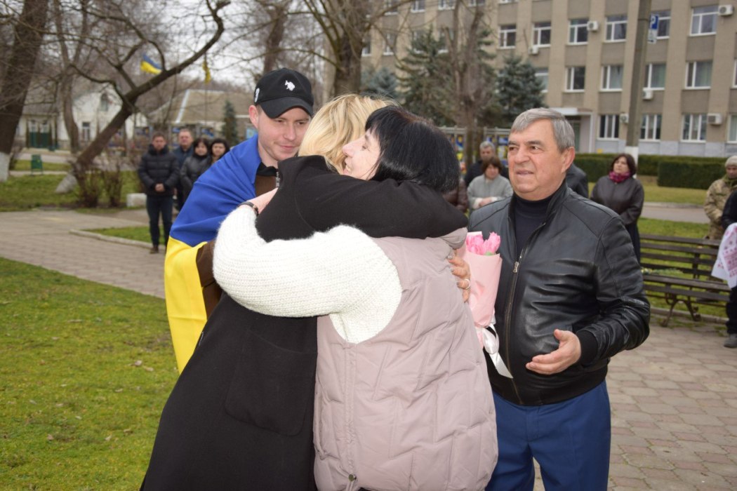 Саратська громада зустріла звільненого з полону Дмитра Шалара, якого росія засудила на довічне