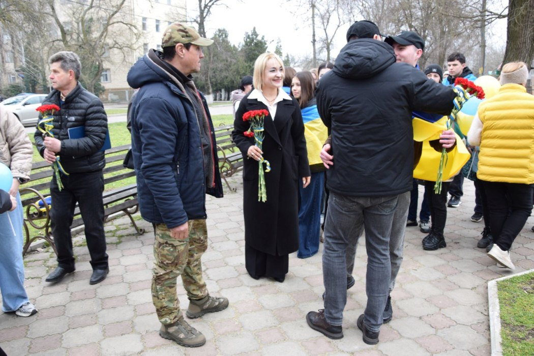 Саратська громада зустріла звільненого з полону Дмитра Шалара, якого росія засудила на довічне
