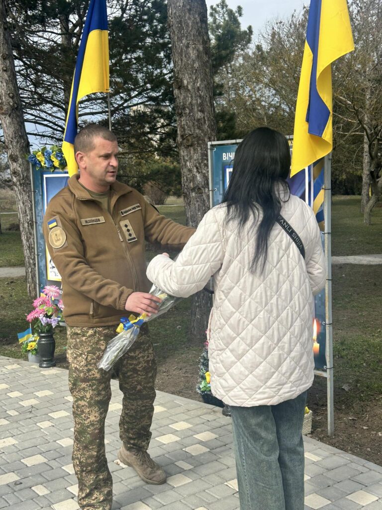 Сестрі полеглого гвардійця з Сергіївської громади передали його посмертний орден "За мужність"