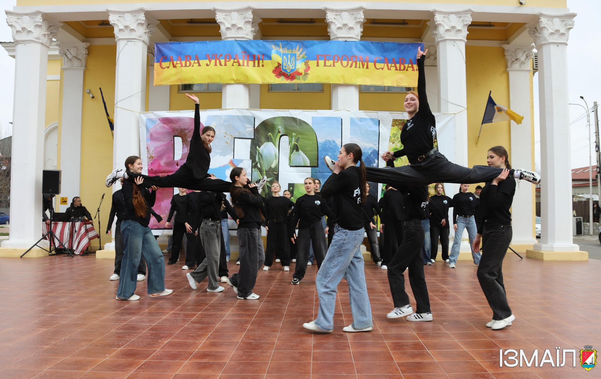В Ізмаїлі відбувся благодійний концерт-ярмарок «Весна йде, красу несе»