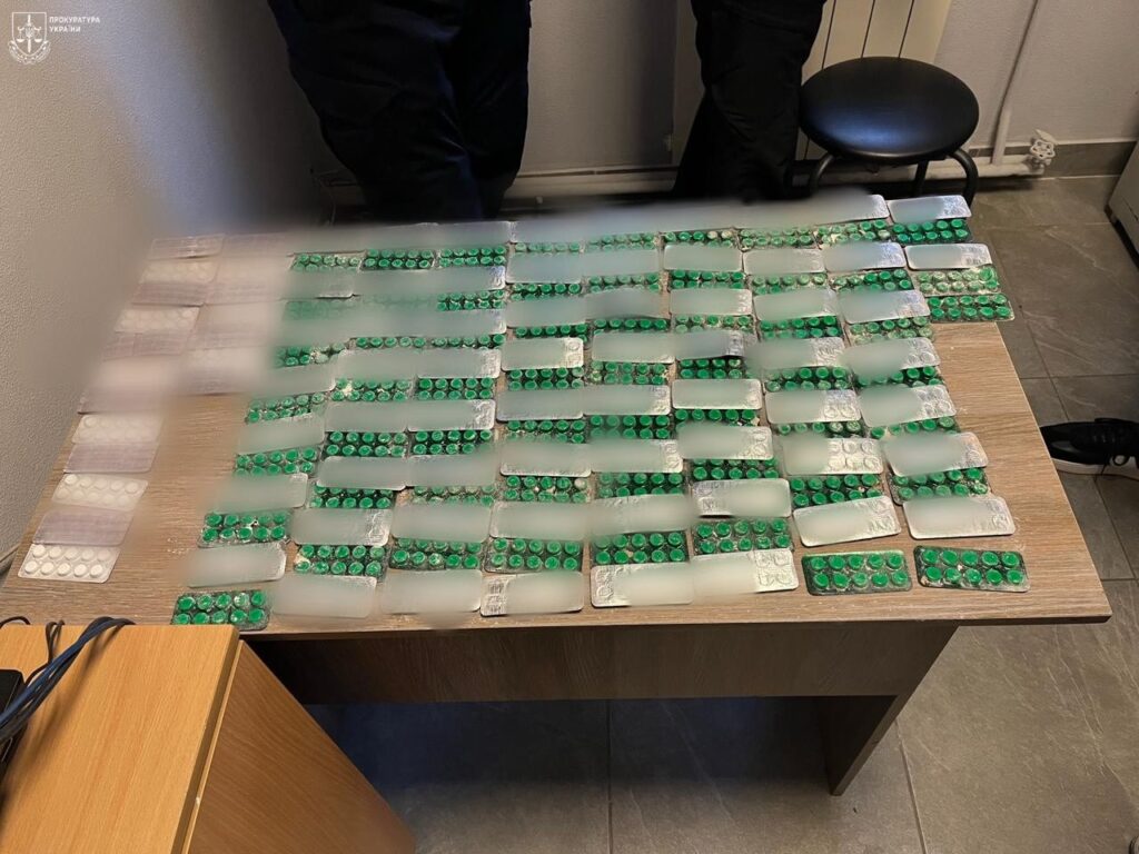 Одеситка з кримінальним минулим попалася з наркотиками на шляху до Молдови: що вирішив суд