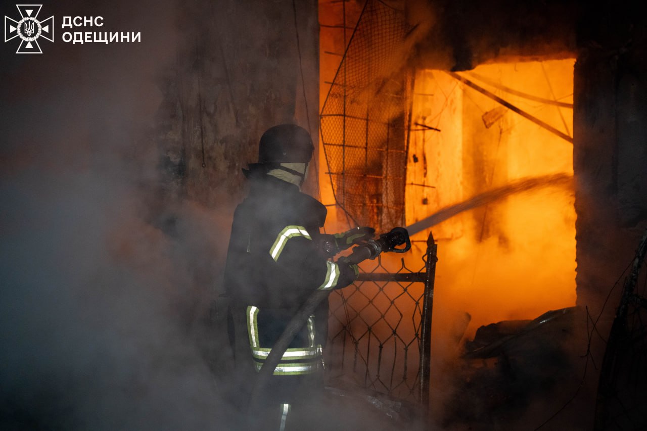 Ворог масовано атакував Одесу: одна людина загинула, 11 постраждалих (оновлено)