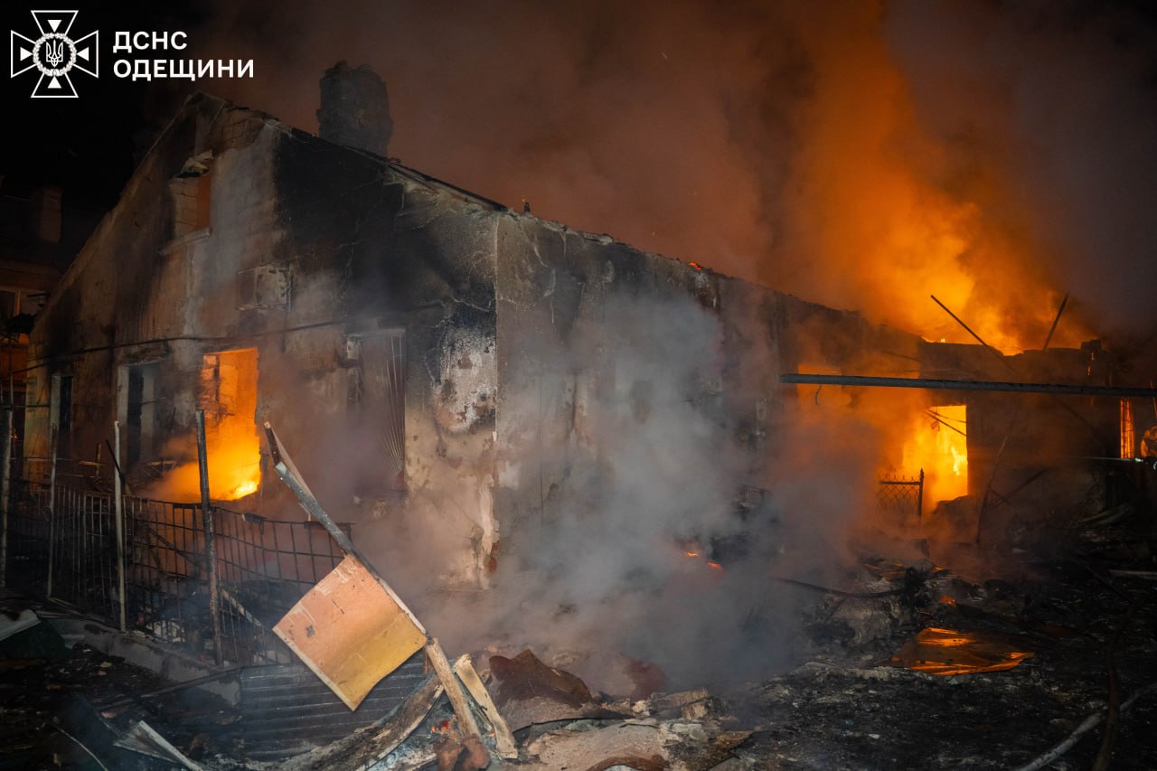 Ворог масовано атакував Одесу: одна людина загинула, 11 постраждалих (оновлено)