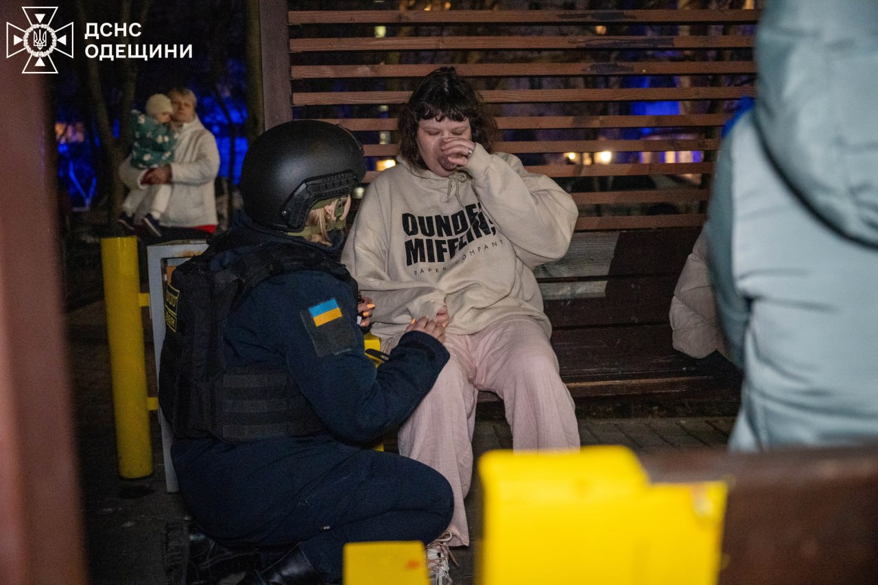 Ворог масовано атакував Одесу: одна людина загинула, 11 постраждалих (оновлено)