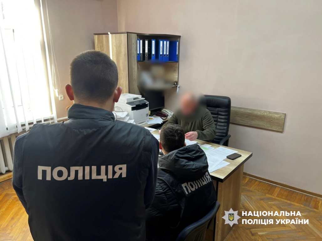 В Одеській області викрили схему закупівлі дров для ЗСУ за завищеними цінами