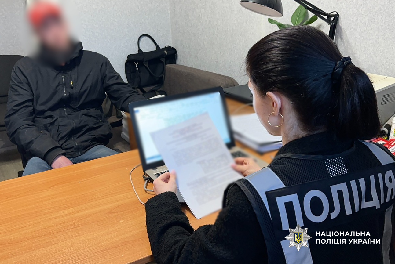 Підпалив дві автівки, а грошей так і не отримав: мешканцю Одещини загрожує до десяти років ув’язнення