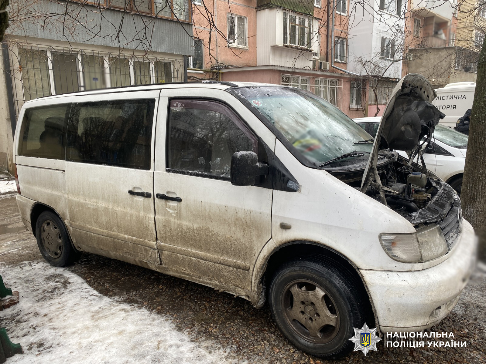 Підпалив дві автівки, а грошей так і не отримав: мешканцю Одещини загрожує до десяти років ув’язнення