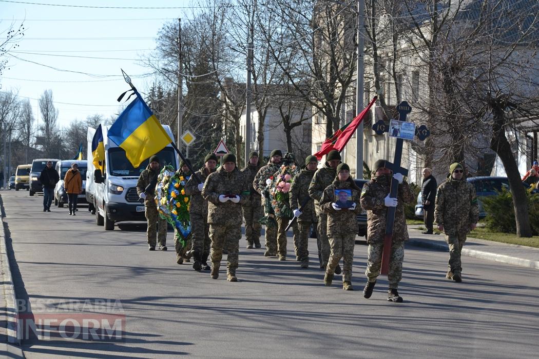 Мріяв про Перемогу та повернення на Зміїний: Кілія простилася з загиблим на Сумщині прикордонником