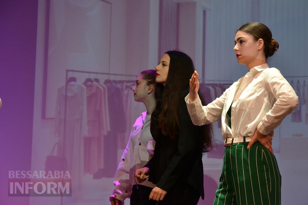 У Кілії видовищним концертом зустрічали свято весни і краси