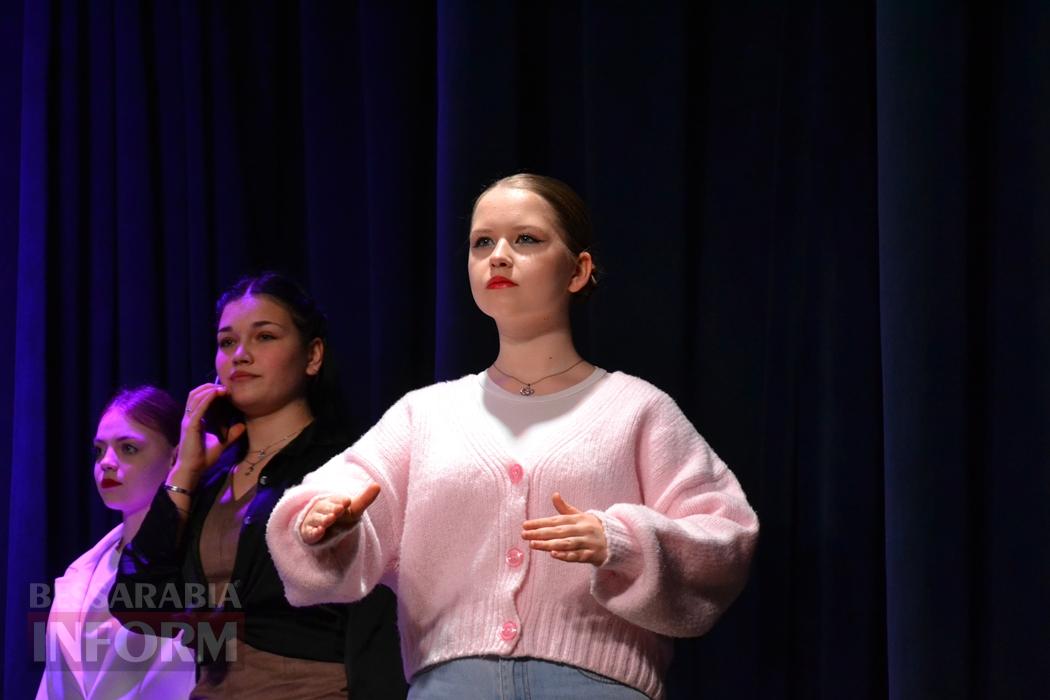 У Кілії видовищним концертом зустрічали свято весни і краси