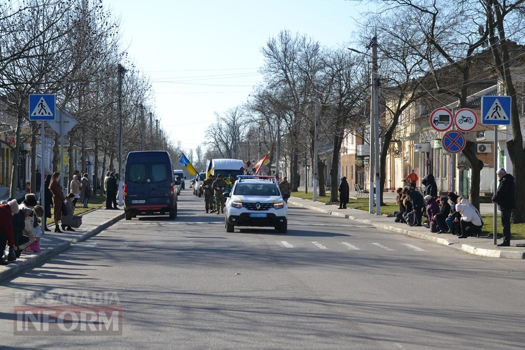 Мріяв про Перемогу та повернення на Зміїний: Кілія простилася з загиблим на Сумщині прикордонником