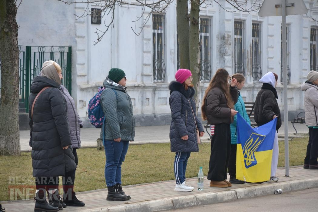 У Кілії з військовими почестями та живим коридором провели в останню путь кулеметника Руслана Дубовенка