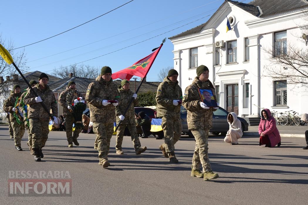 Мріяв про Перемогу та повернення на Зміїний: Кілія простилася з загиблим на Сумщині прикордонником