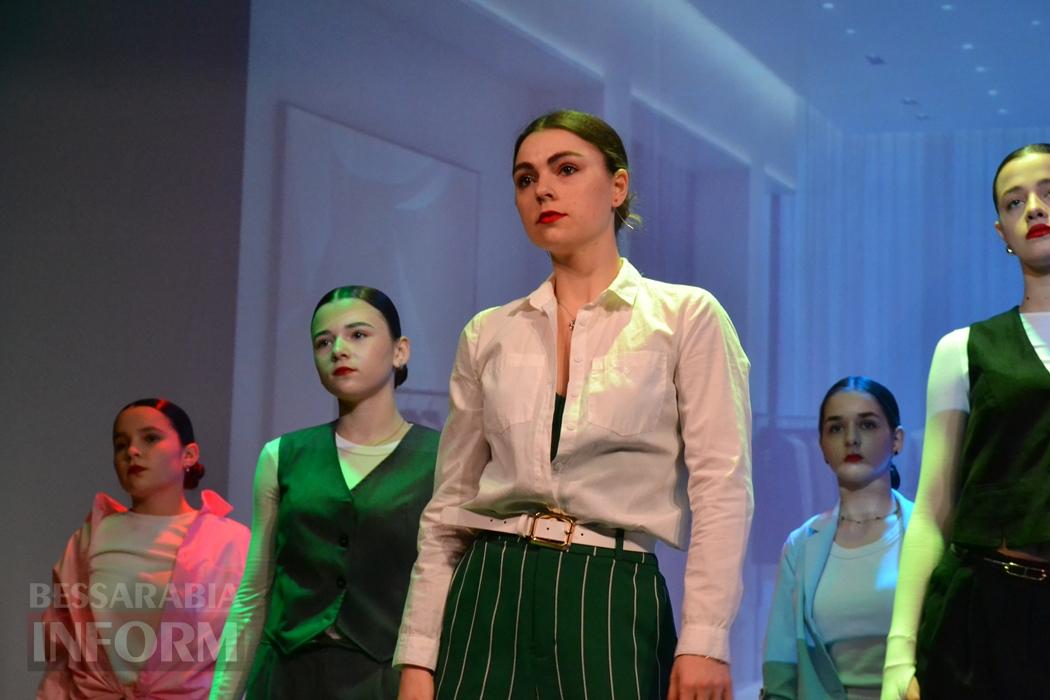 У Кілії видовищним концертом зустрічали свято весни і краси