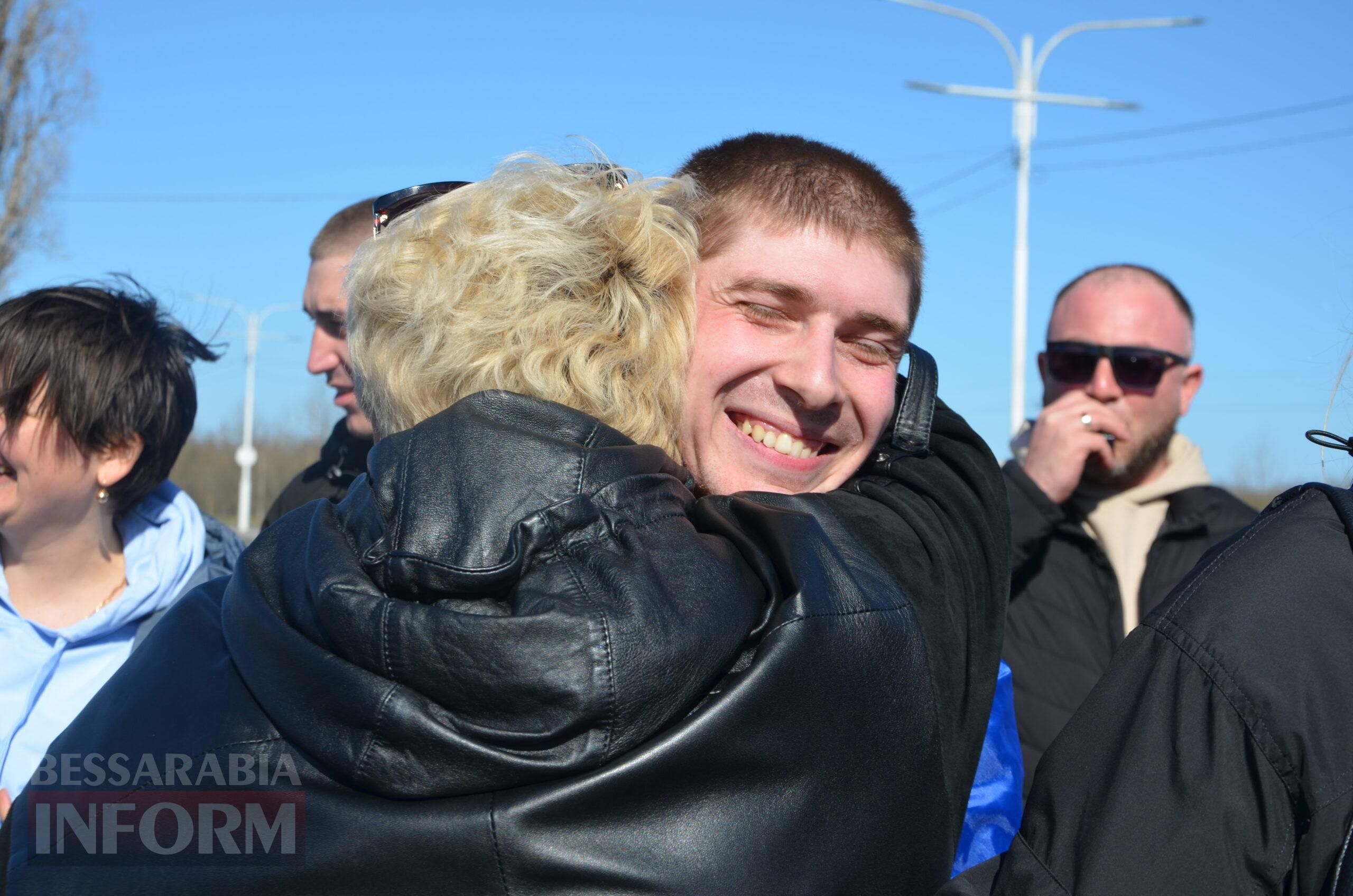 Додому крізь пекло: Ізмаїл зустрів захисника, який повернувся з полону