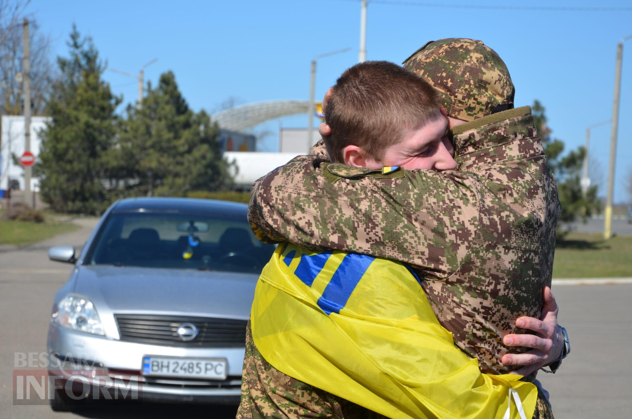Додому крізь пекло: Ізмаїл зустрів захисника, який повернувся з полону
