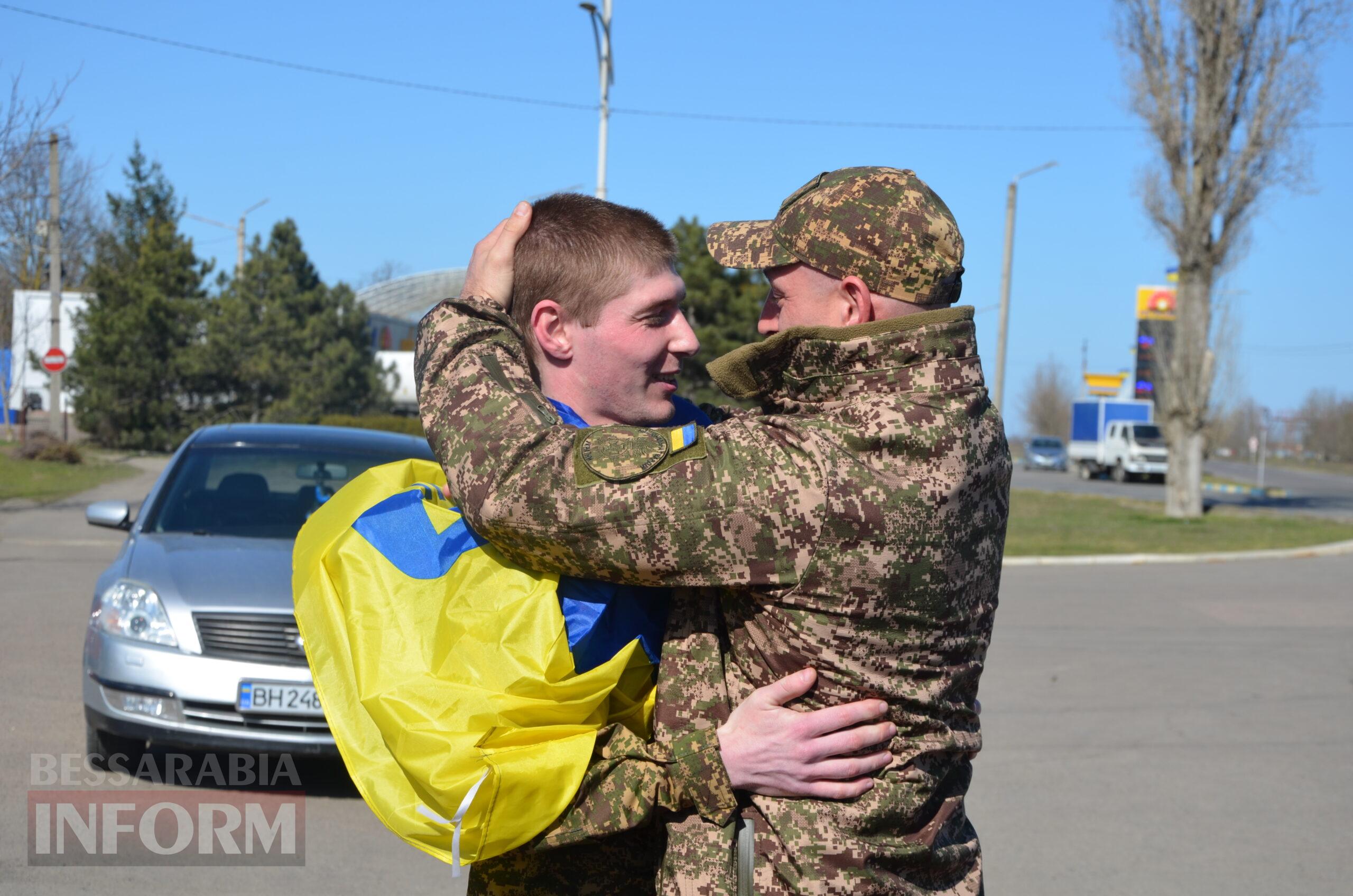 Додому крізь пекло: Ізмаїл зустрів захисника, який повернувся з полону