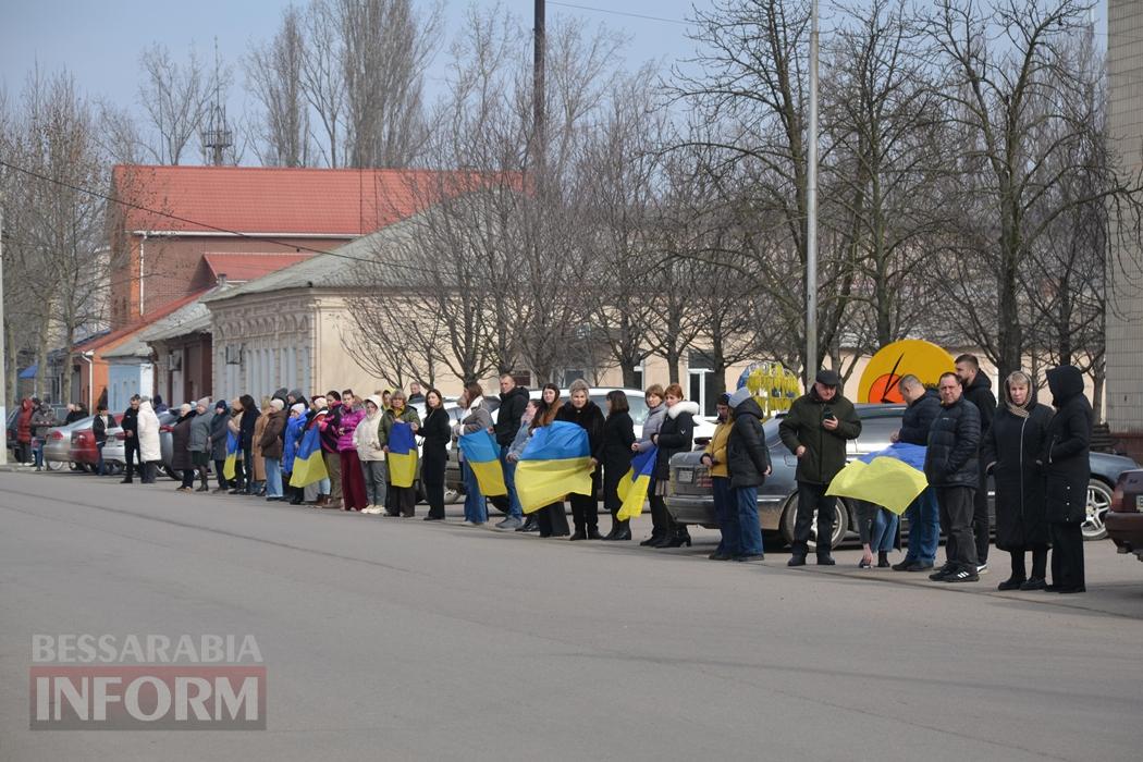 У Кілії з військовими почестями та живим коридором провели в останню путь кулеметника Руслана Дубовенка