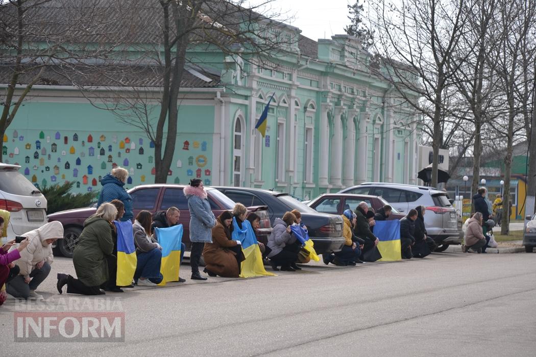 У Кілії з військовими почестями та живим коридором провели в останню путь кулеметника Руслана Дубовенка