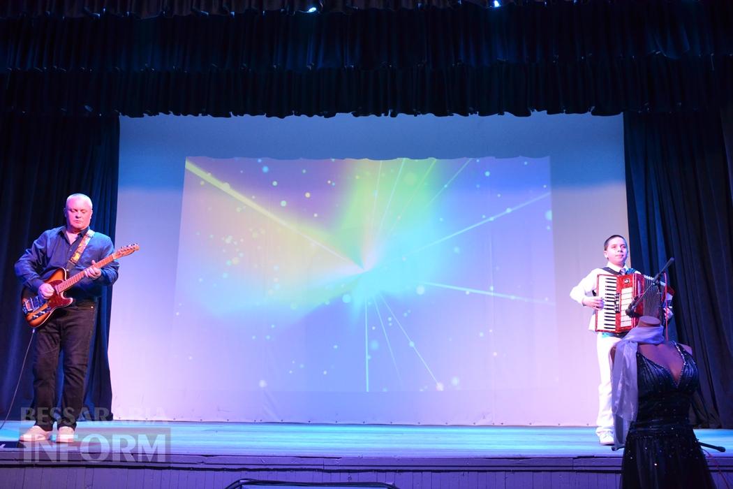 У Кілії видовищним концертом зустрічали свято весни і краси