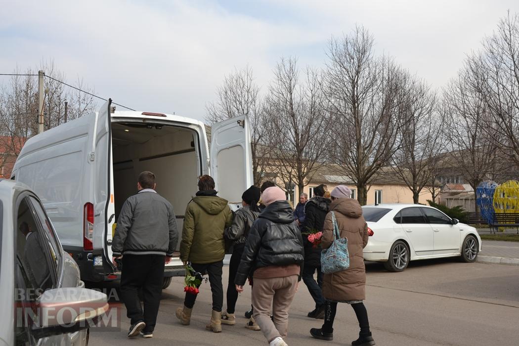 У Кілії з військовими почестями та живим коридором провели в останню путь кулеметника Руслана Дубовенка