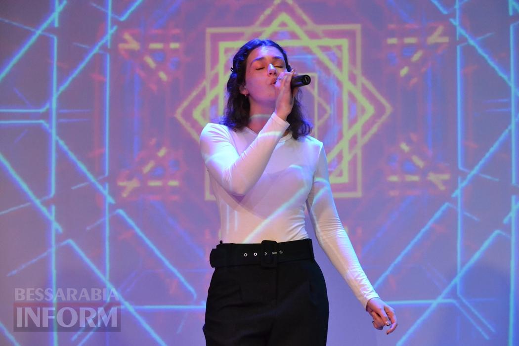 У Кілії видовищним концертом зустрічали свято весни і краси