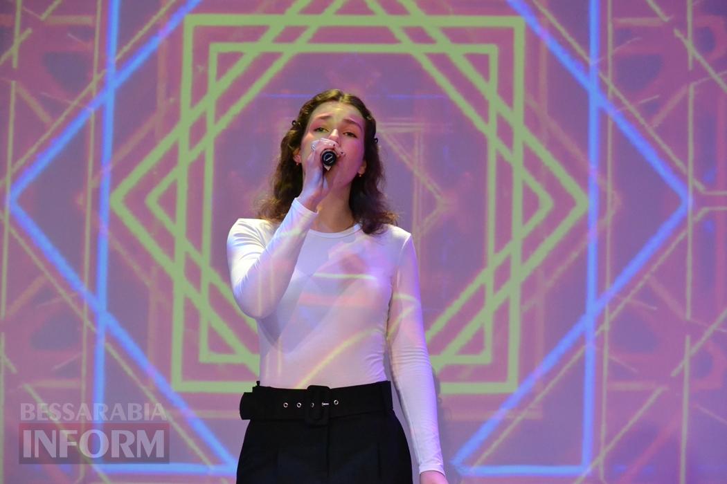 У Кілії видовищним концертом зустрічали свято весни і краси