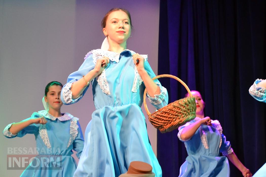 У Кілії видовищним концертом зустрічали свято весни і краси