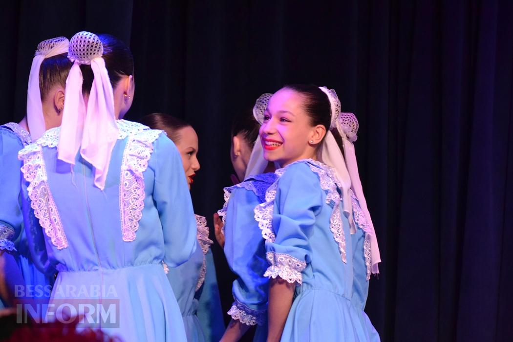 У Кілії видовищним концертом зустрічали свято весни і краси