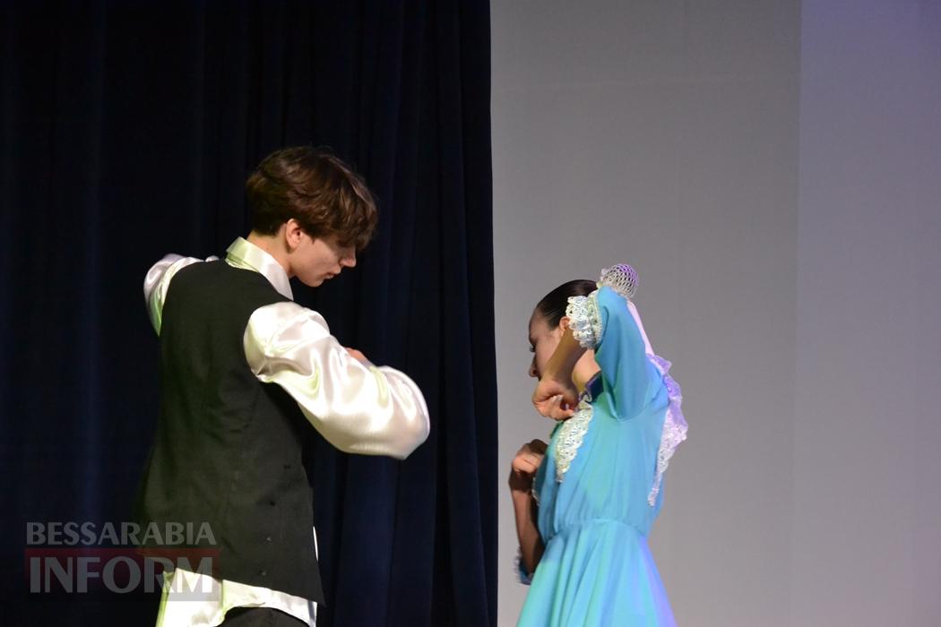 У Кілії видовищним концертом зустрічали свято весни і краси