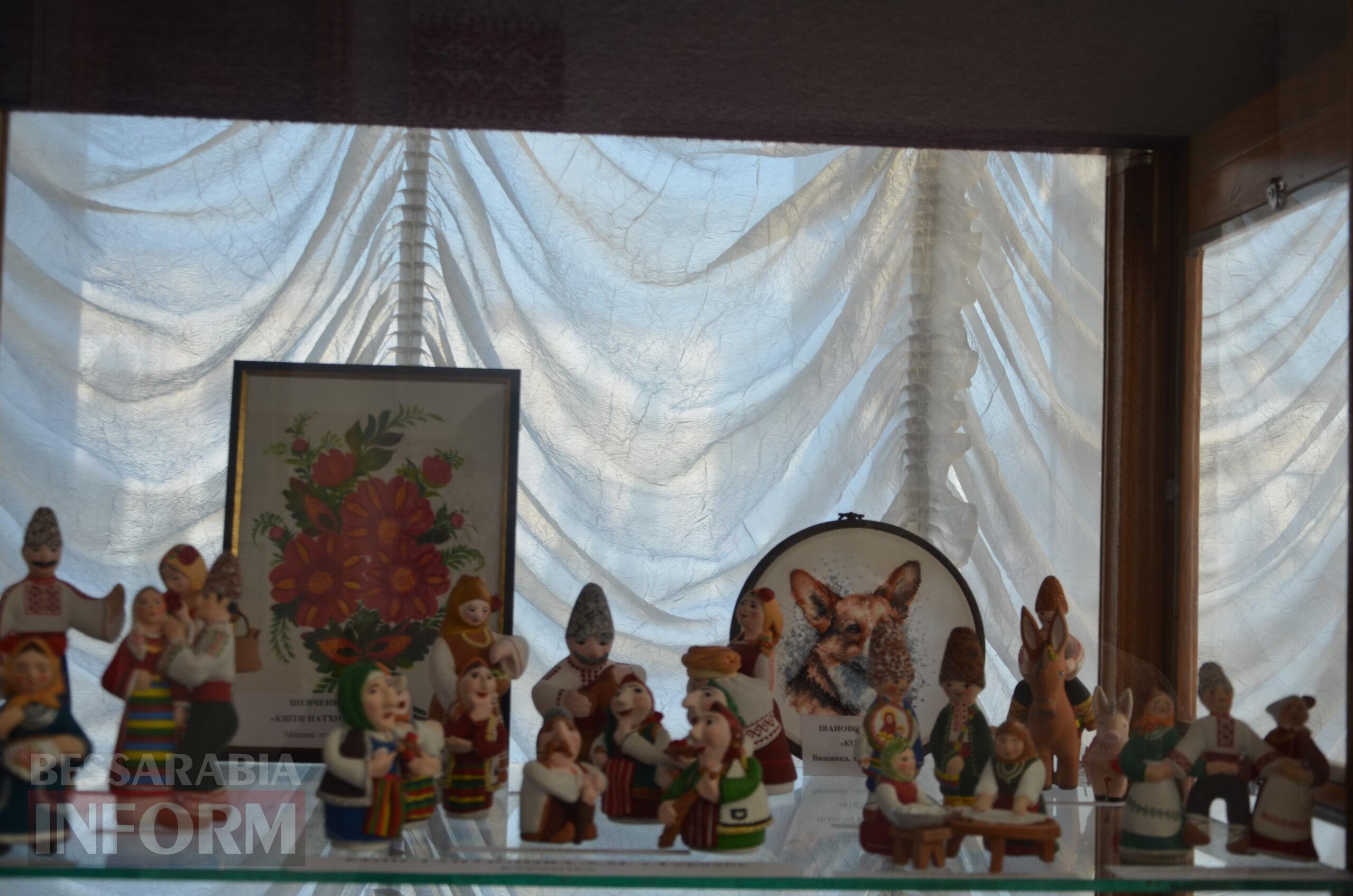 Магія жіночих рук: в Ізмаїлі відбулося відкриття щорічної весняної виставки «Краса, створена жінкою»