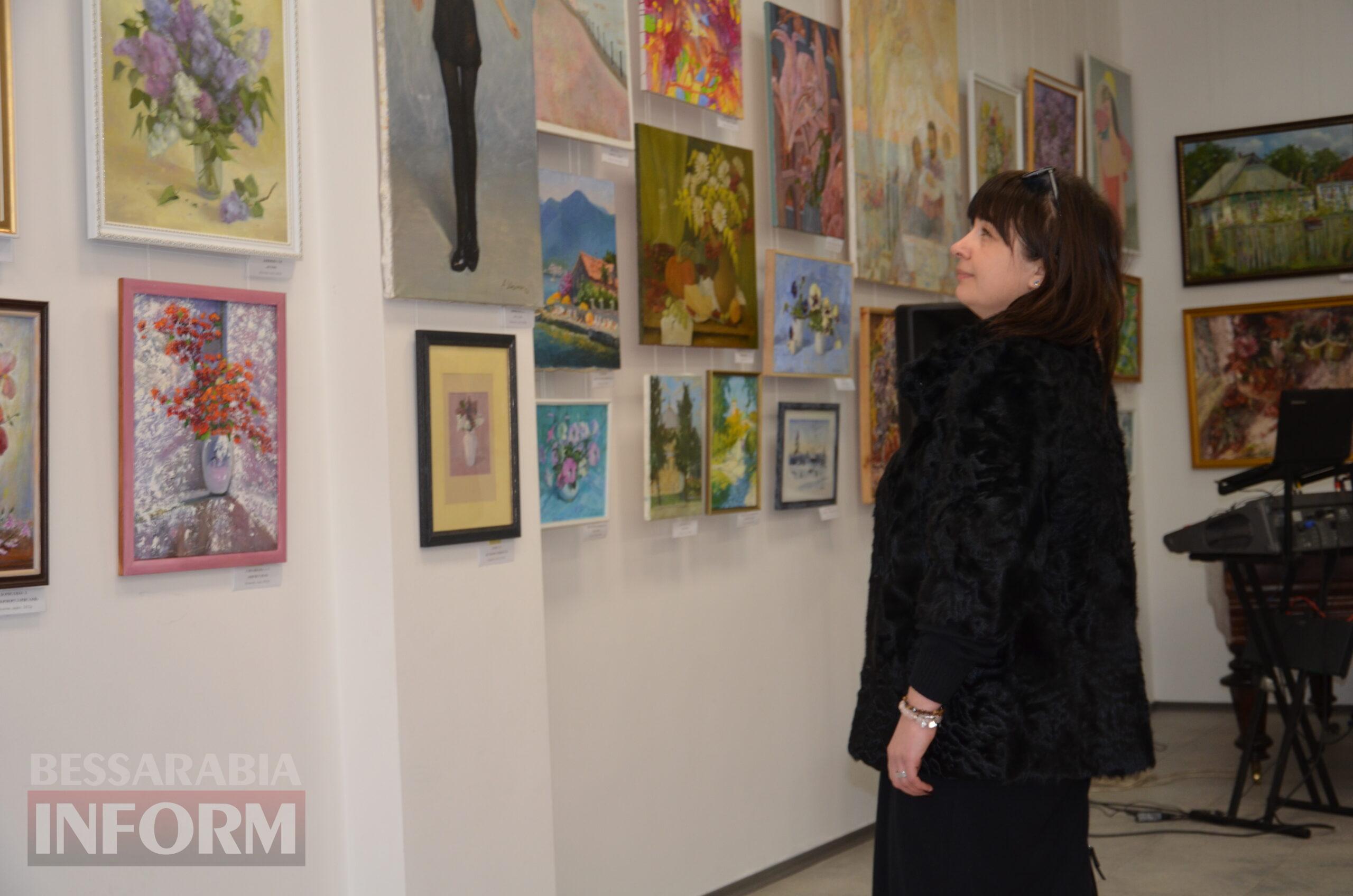 Магія жіночих рук: в Ізмаїлі відбулося відкриття щорічної весняної виставки «Краса, створена жінкою»