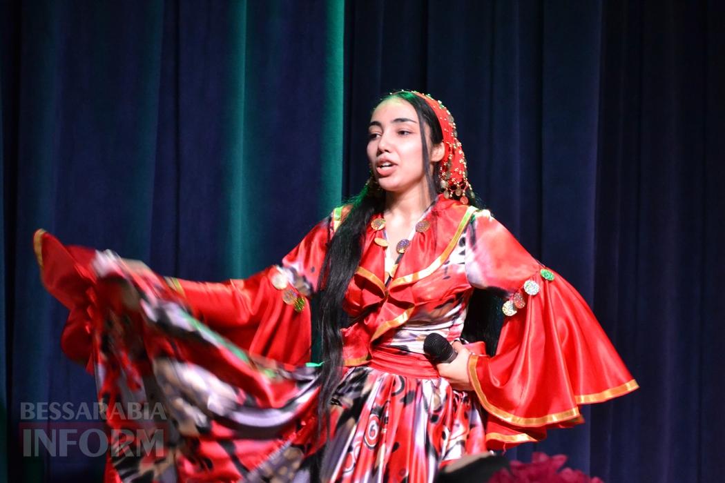 У Кілії видовищним концертом зустрічали свято весни і краси