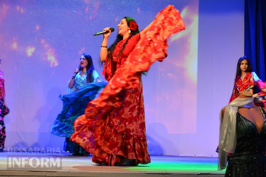 У Кілії видовищним концертом зустрічали свято весни і краси