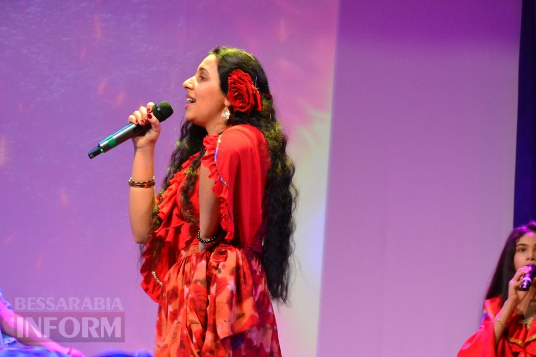 У Кілії видовищним концертом зустрічали свято весни і краси