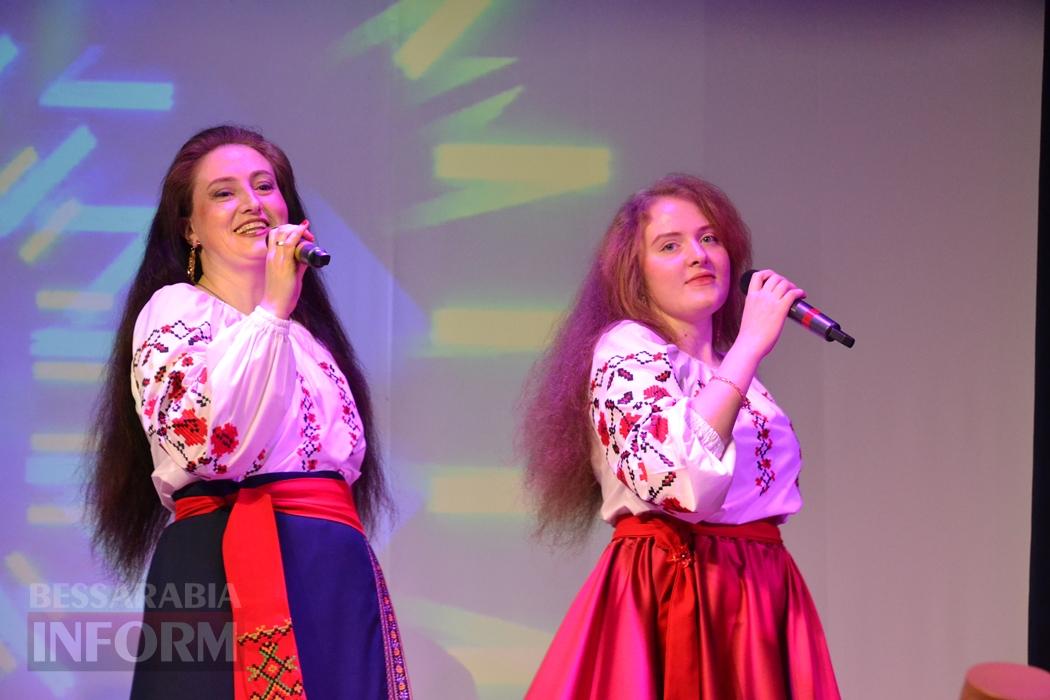 У Кілії видовищним концертом зустрічали свято весни і краси