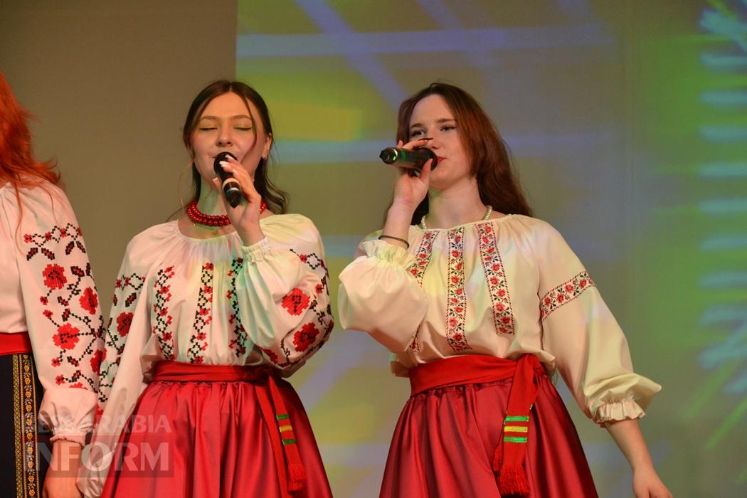 У Кілії видовищним концертом зустрічали свято весни і краси