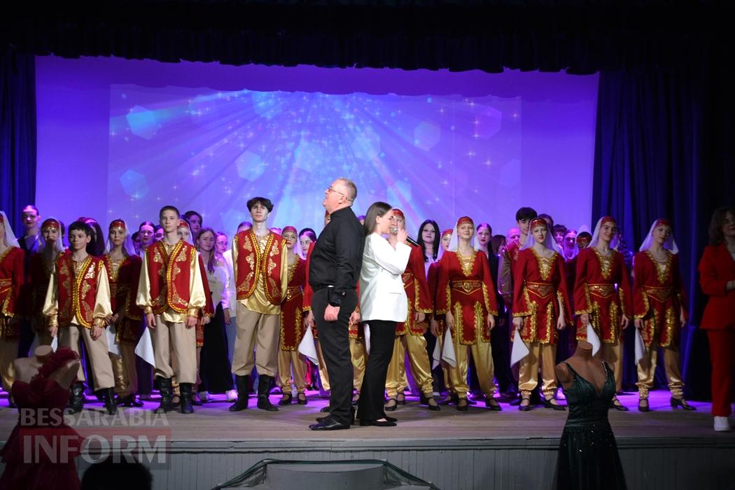 У Кілії видовищним концертом зустрічали свято весни і краси