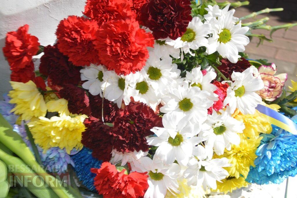 В Аккермані до дня народження Тараса Шевченка провели мистецький перформанс біля пам'ятника Кобзарю