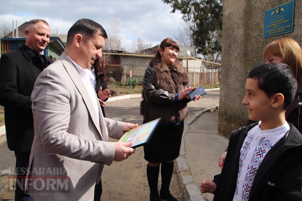 Освіта тримається на щоденній роботі: Лончак відвідав школи півдня Одещини та відкрив інклюзивний центр у Болграді