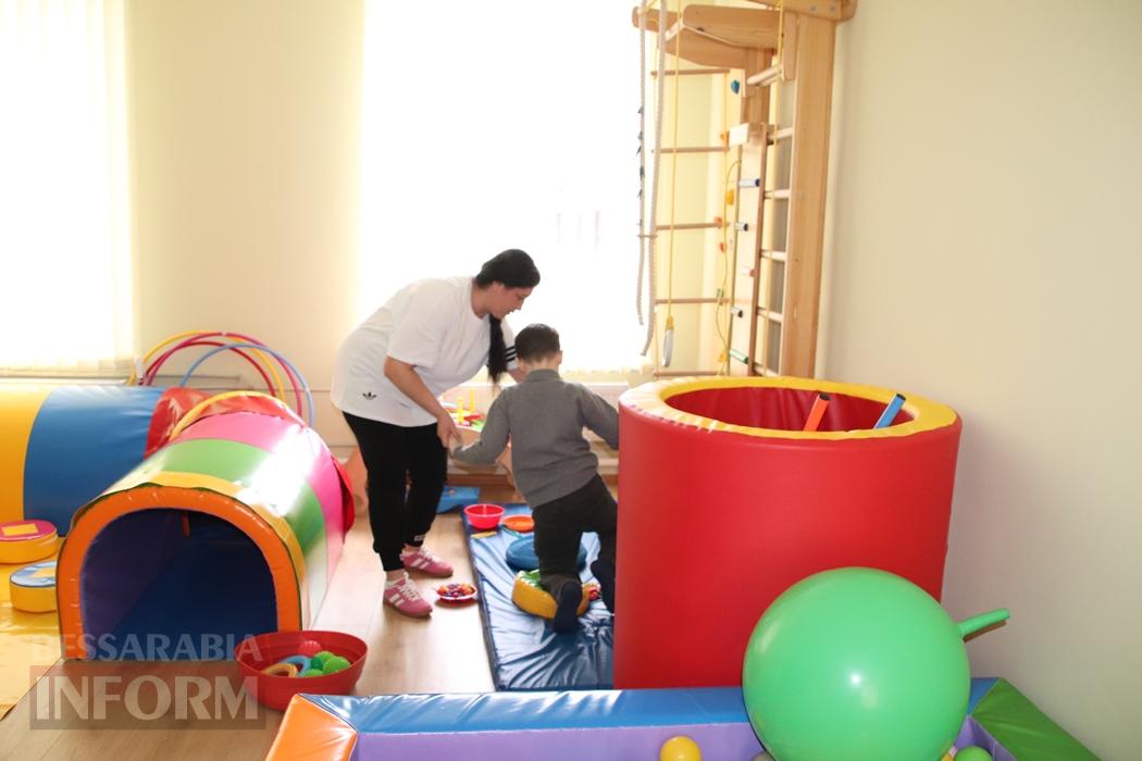 Освіта тримається на щоденній роботі: Лончак відвідав школи півдня Одещини та відкрив інклюзивний центр у Болграді