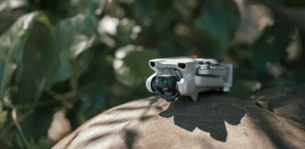 Як дрони DJI Mavic використовуються в побуті та для виконання бойових завдань