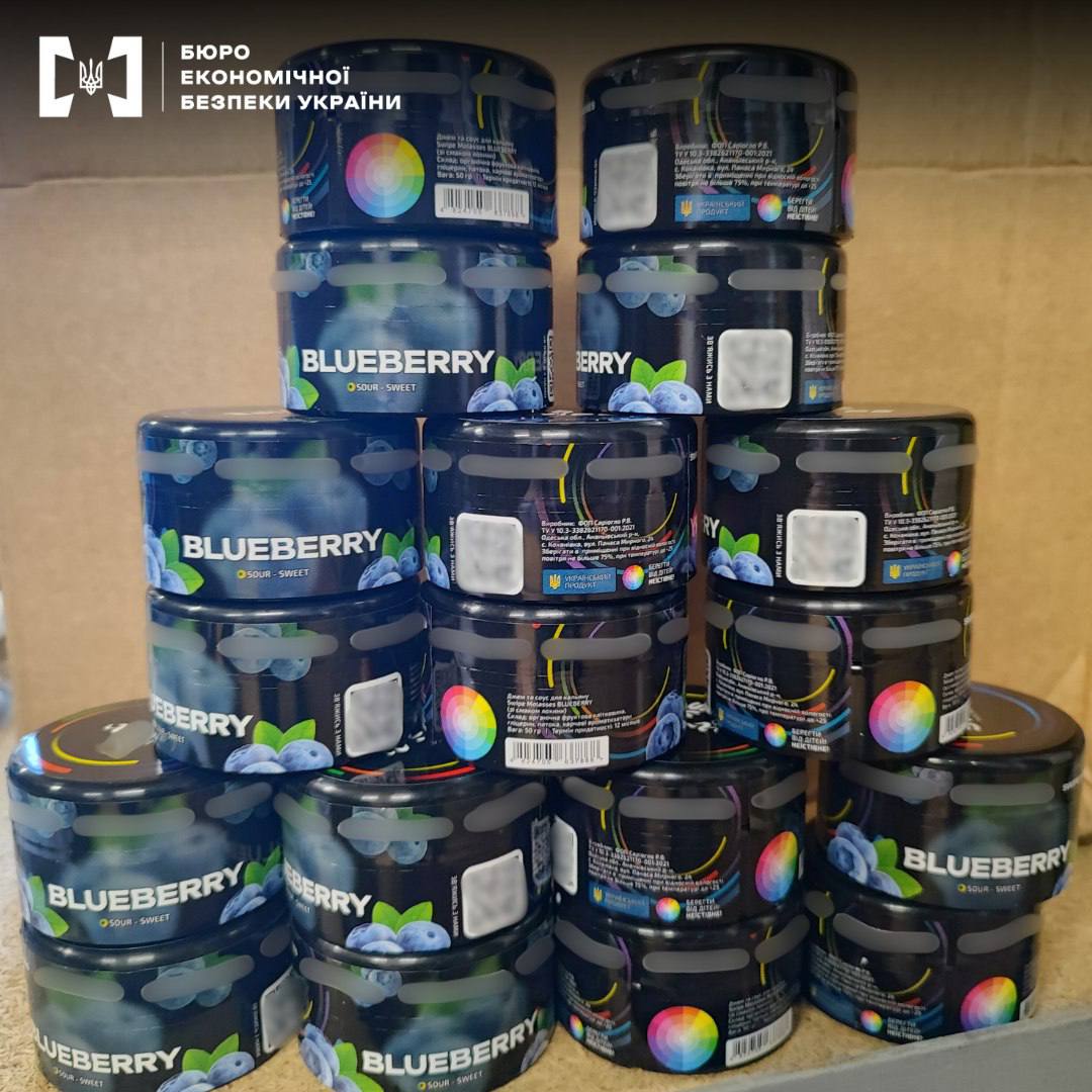 На Одещині група осіб організувала незаконний продаж тютюну для куріння кальяну