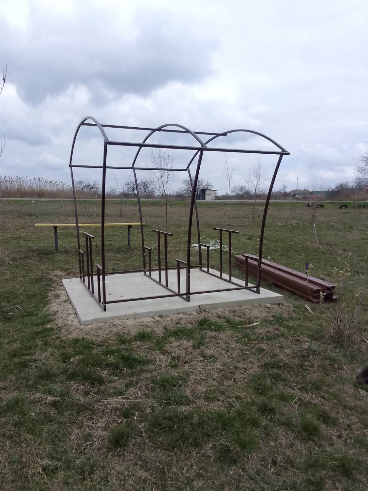 У селі Ізмаїльського району на березі Дунаю встановили нові альтанки