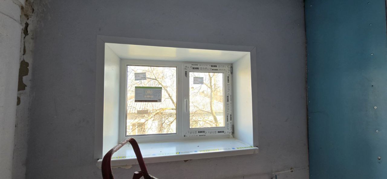 У  місті Татарбунари продовжують усувати наслідки ворожої ракетної атаки