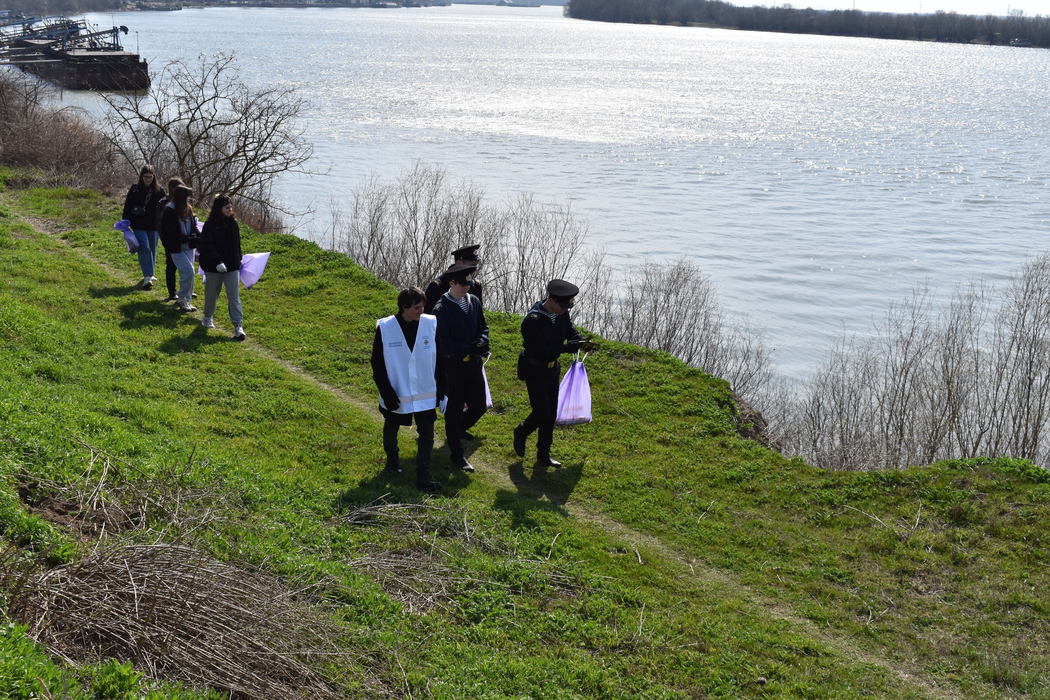 В Ізмаїлі близько ста осіб прибрали берег Дунаю