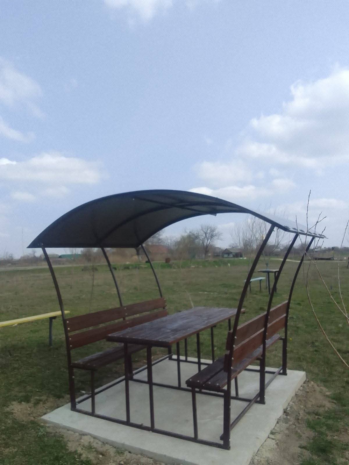 У селі Ізмаїльського району на березі Дунаю встановили нові альтанки